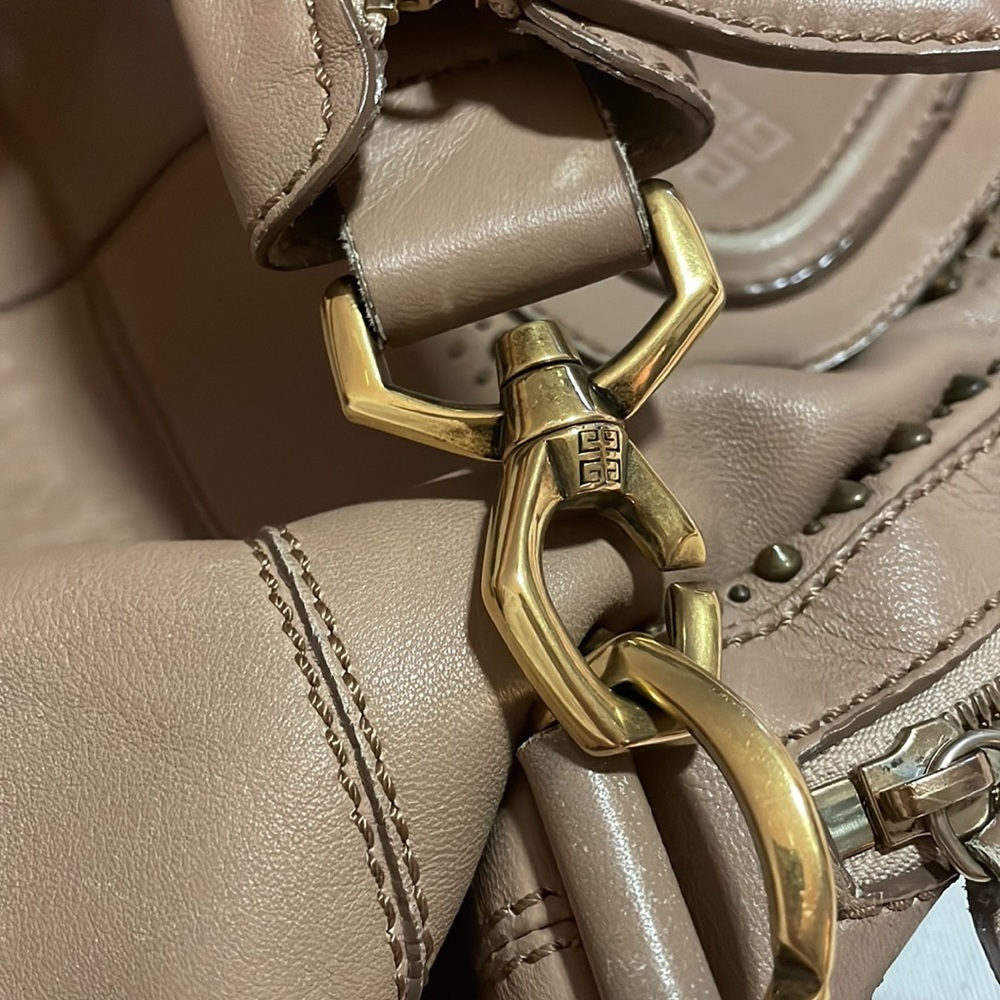 COPY - Givenchy Nightingale - Picture 8 of 9